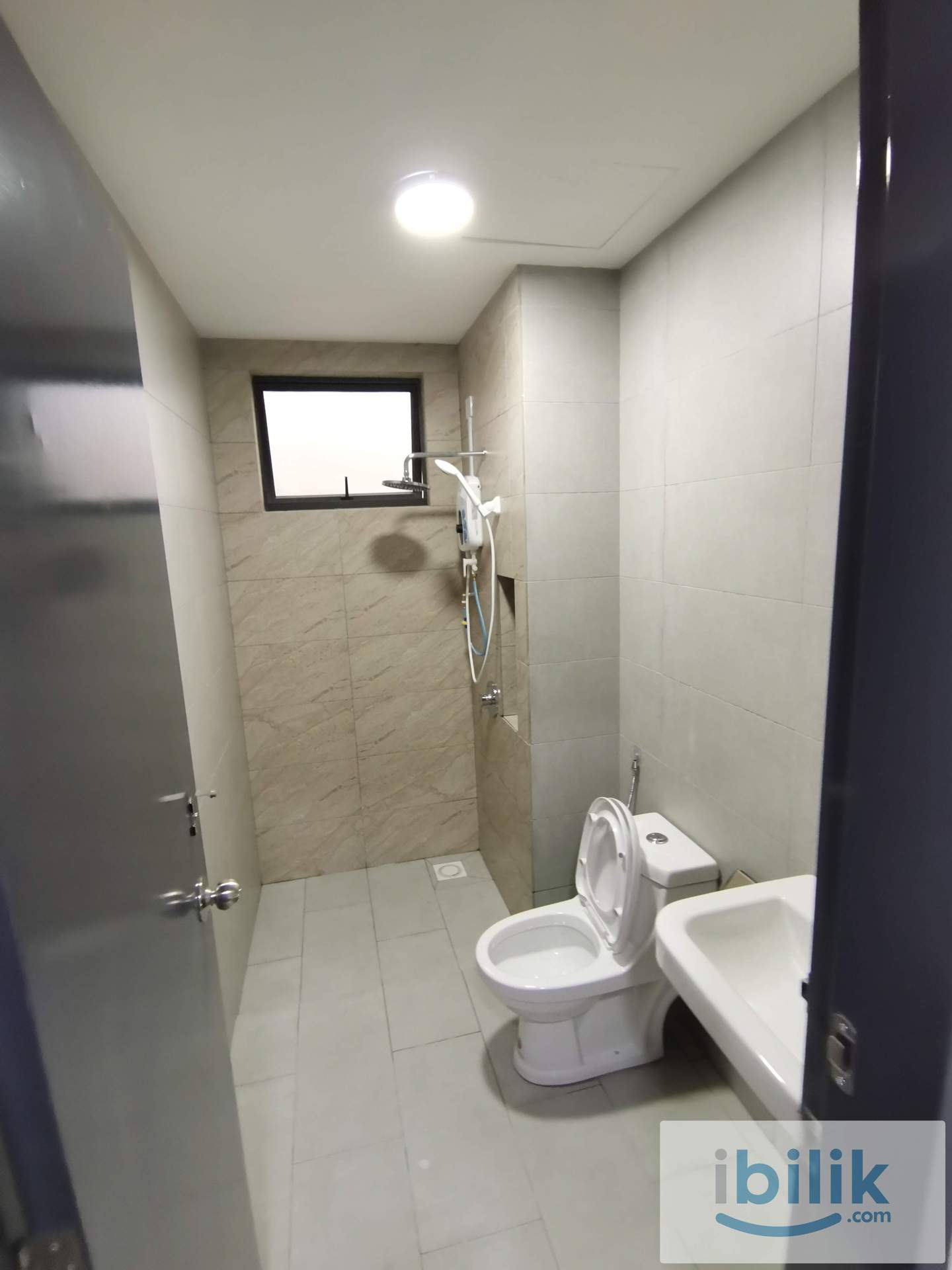[Master Bedroom  Holmes1 & 2, 7min to UCSI University, Near Hukm [Fully + AC) - Image 4