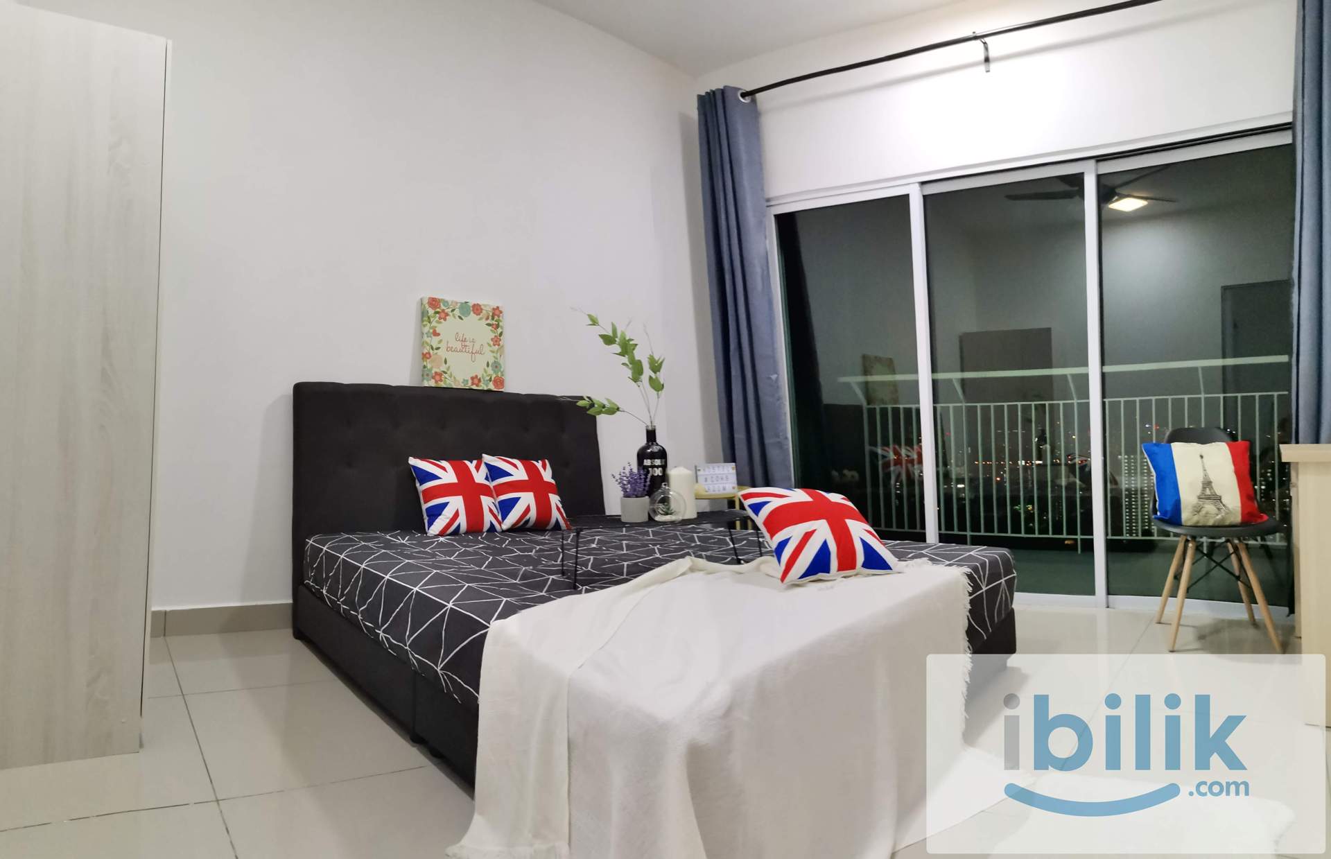 [Queen Bedroom +Balcony] Holmes, 7min to UCSI University, Near Hukm - Image 2