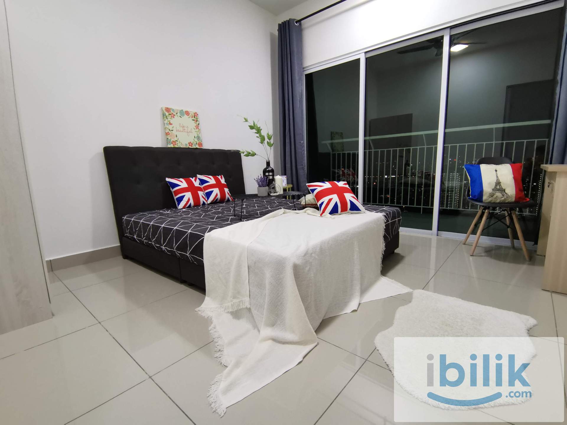 [Queen Bedroom +Balcony] Holmes, 7min to UCSI University, Near Hukm - Image 3