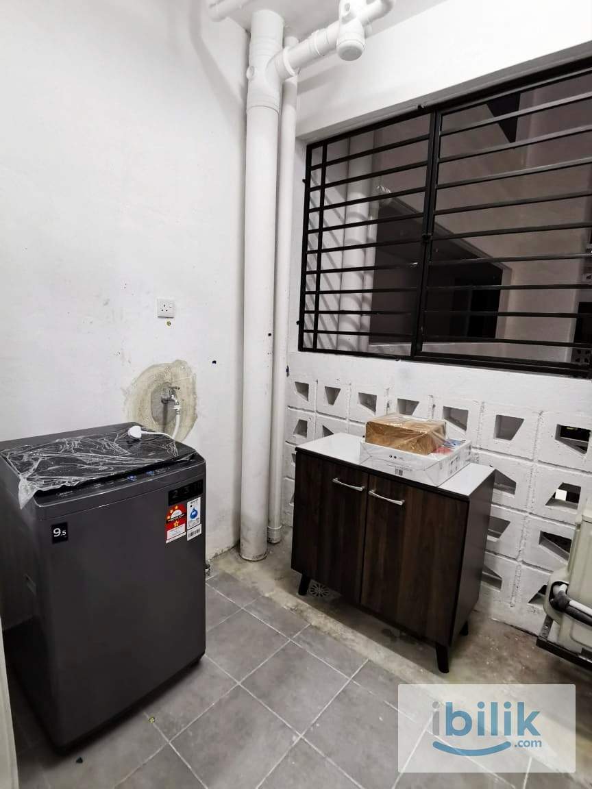 🛋️PV9 [𝗕𝗔𝗟𝗖𝗢𝗡𝗬 𝗥𝗢𝗢𝗠 𝗙𝗨𝗟𝗟𝗬 𝗙𝗨𝗥𝗡𝗜𝗦𝗛𝗘𝗗]  ✨ 3 Mins to TAR UMT & LRT Taman Melati | Students/Pros Welcome! 🎓💼 - Image 4