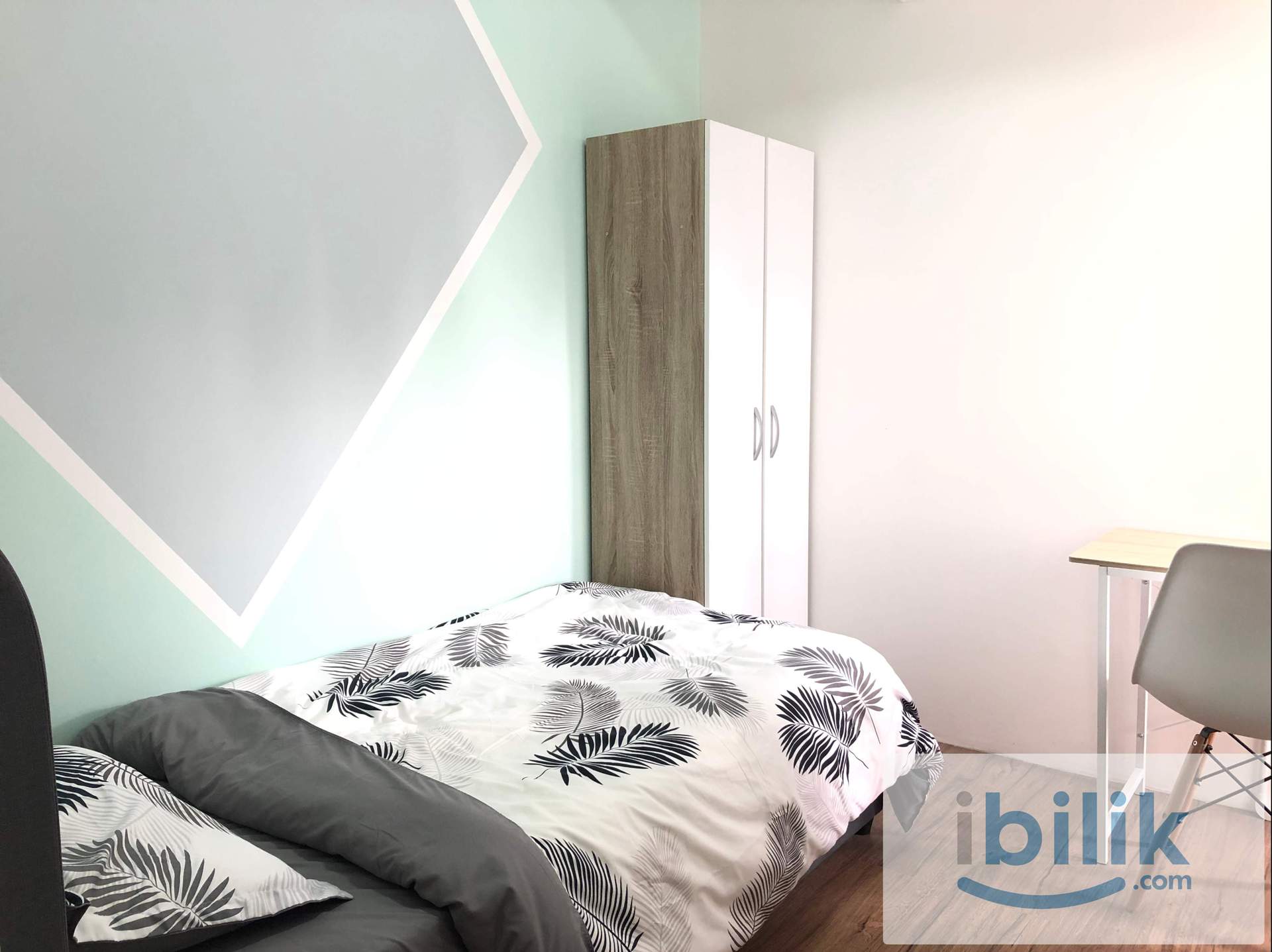 Small Room Single Bed with Share Bathroom - Image 1