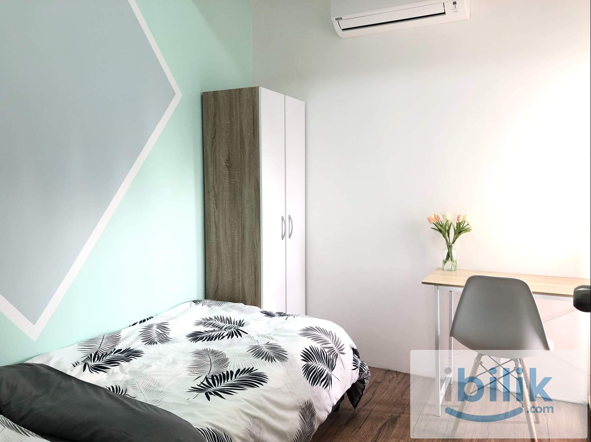 Small Room Single Bed with Share Bathroom - Image 2