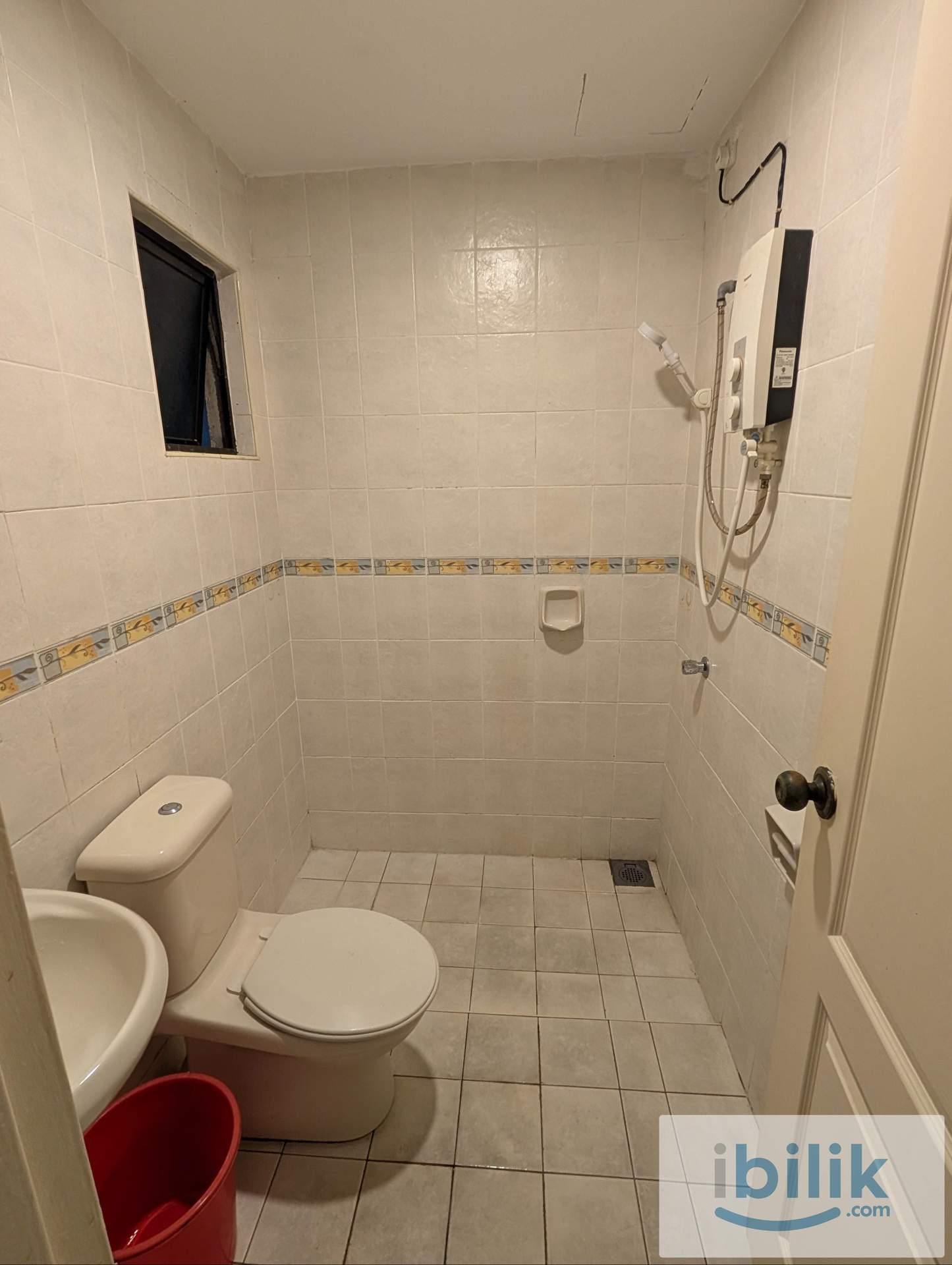 Cozy Middle Room at Pelangi Utama, Bandar Utama - Image 5