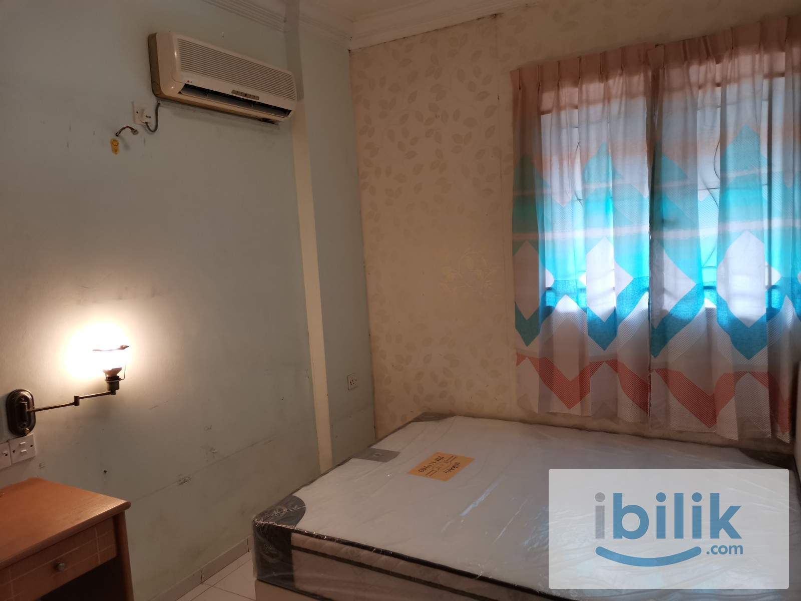 Villa Emas Aircond Condo Middle Room included utilities Share Bathroom MIX GENDER - Image 1