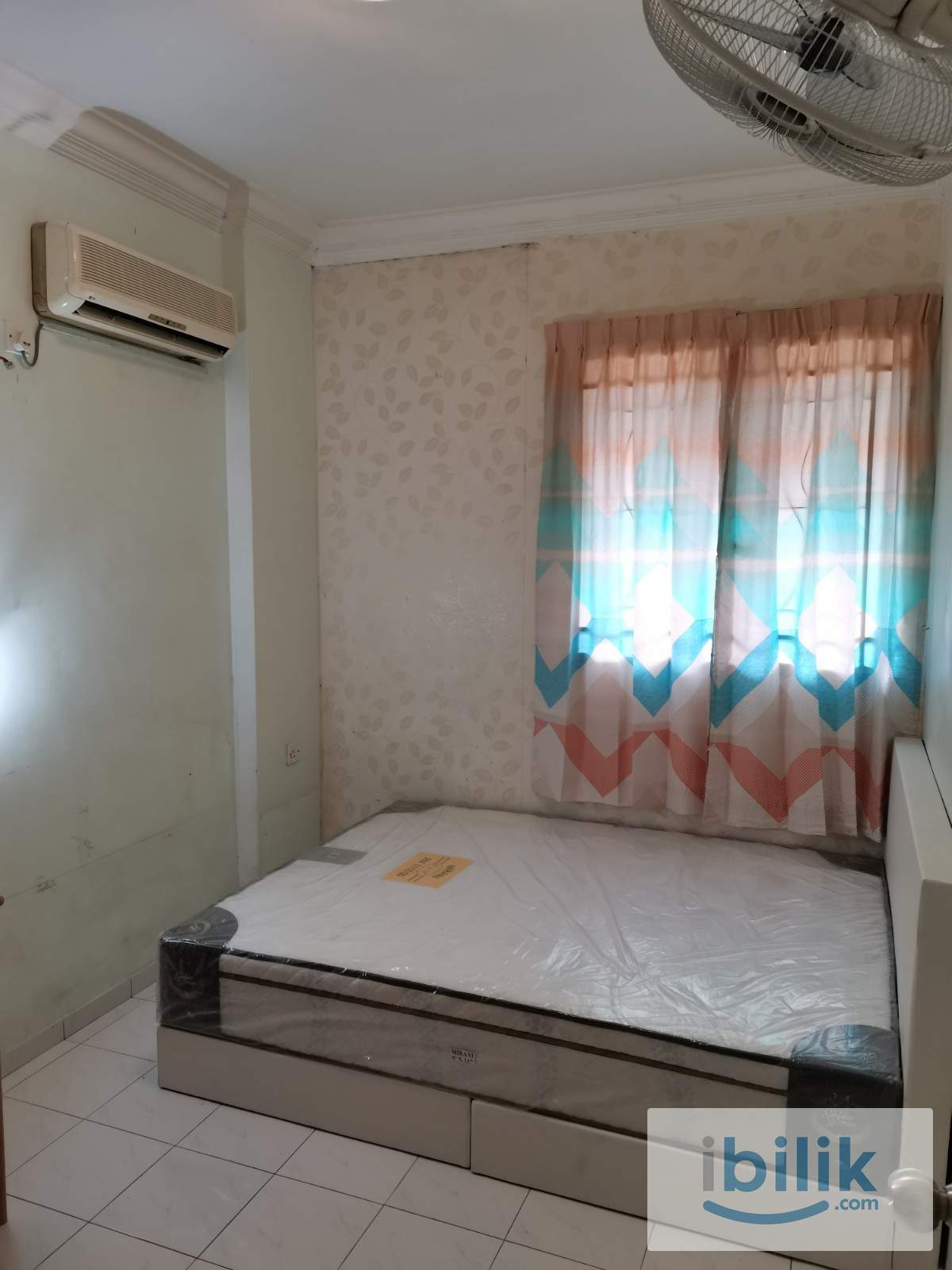 Villa Emas Aircond Condo Middle Room included utilities Share Bathroom MIX GENDER - Image 4