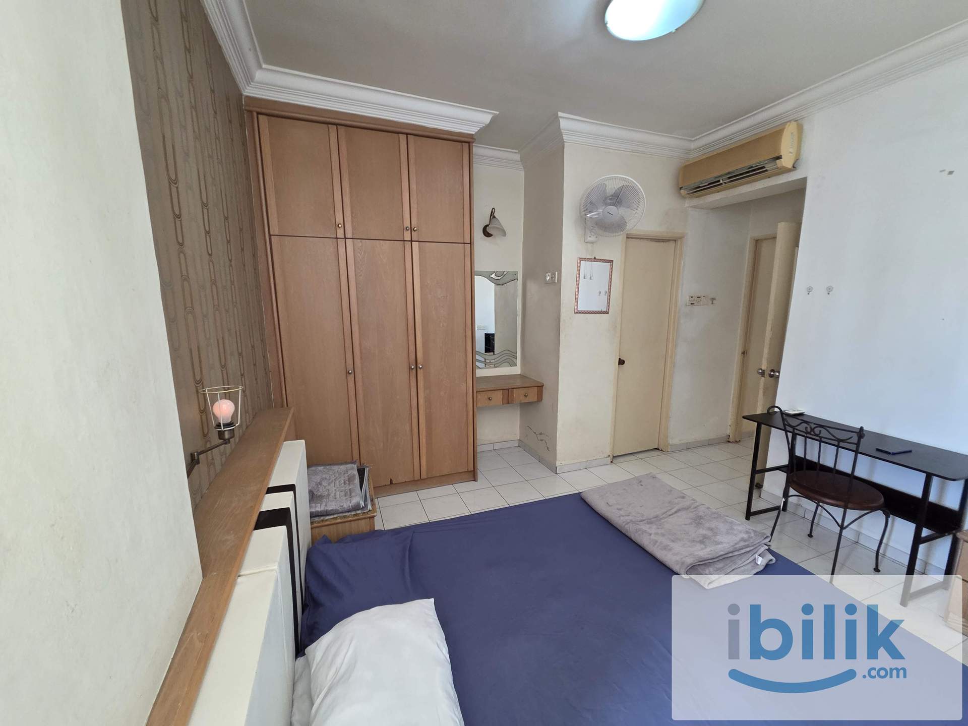 Villa Emas Aircond Aircond Master Room included utilities Private Bathroom MIX GENDER - Image 3