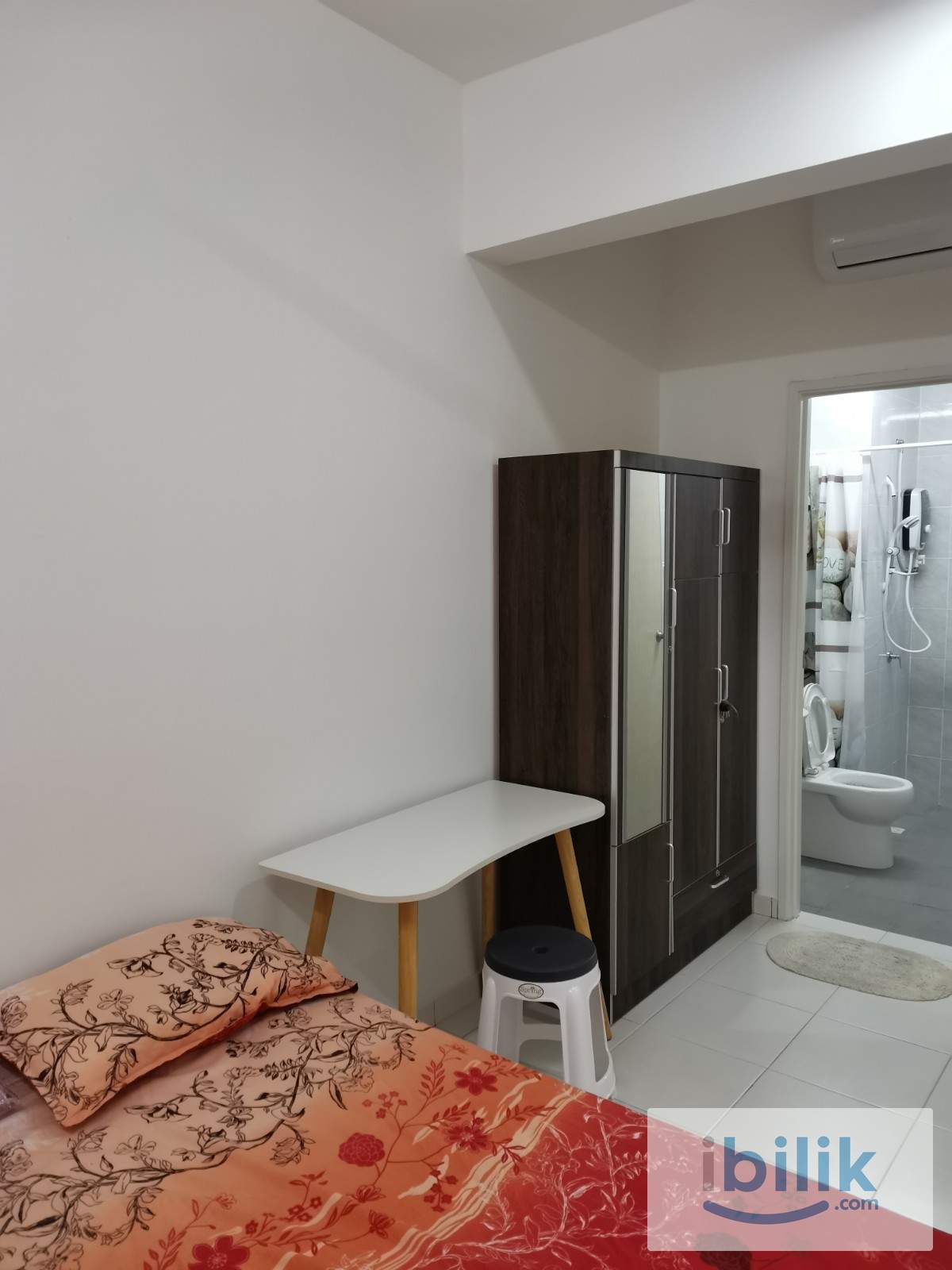 i-Santorini Aircond Fully Furnished Master Room included utilities Private Bathroom MIX GENDER - Image 6