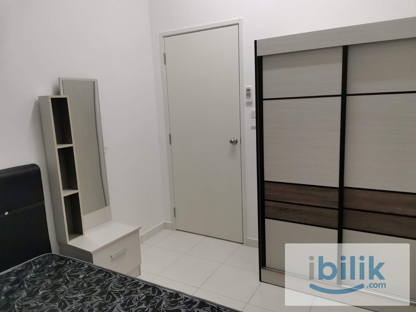 I-Santorini Condo Aircond Middle Room include utilities Share Bathroom MIX GENDER - Image 3
