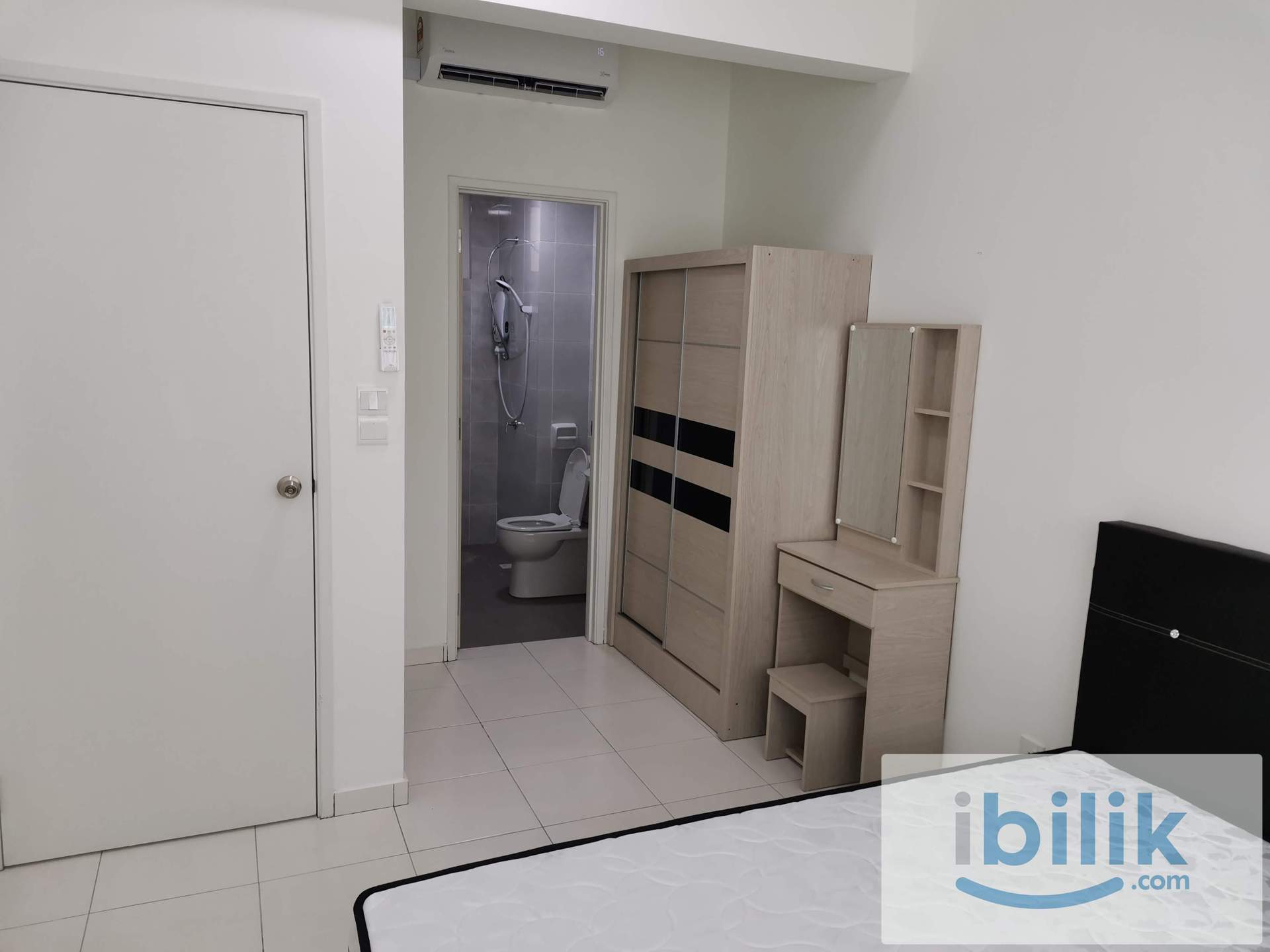 I-Santorini Condo Master Room include utilities private bathroom MIX GENDER - Image 4