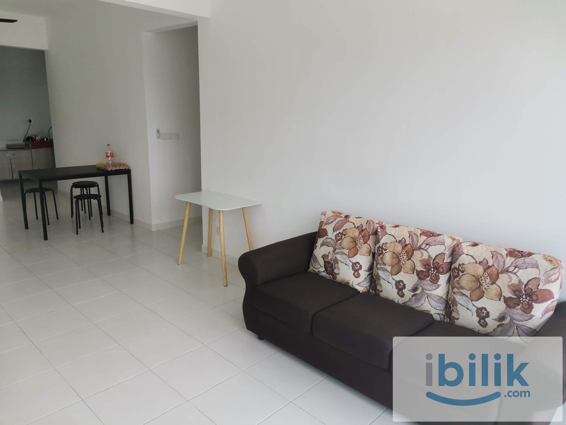 I-Santorini Condo Aircond Middle Room include utilities Share Bathroom MIX GENDER - Image 1