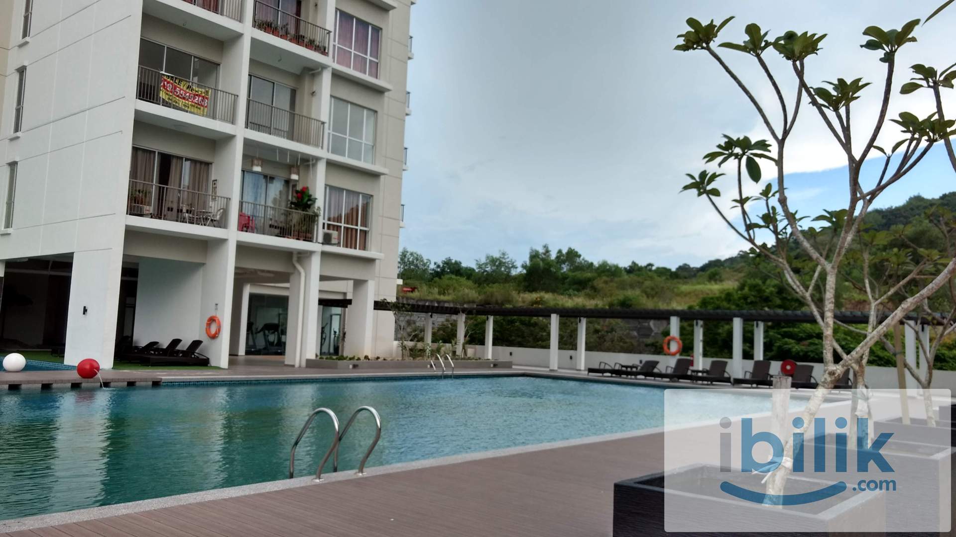 Platinum 3 Balcony Aircond Master room include utilities and car park - Image 4