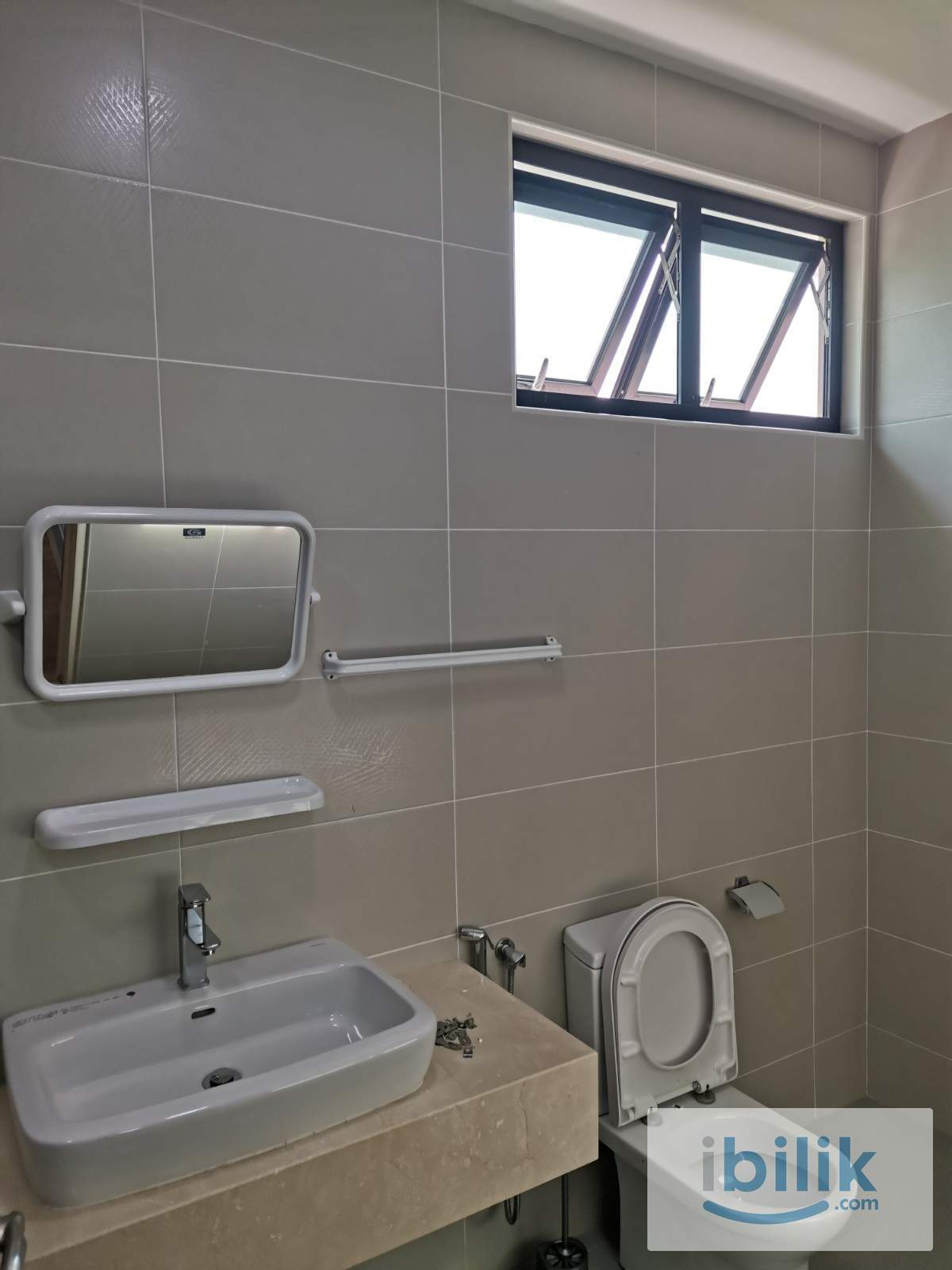 Batu Feringgi Pearl Residences Aircond Middle room included utilities - Image 4