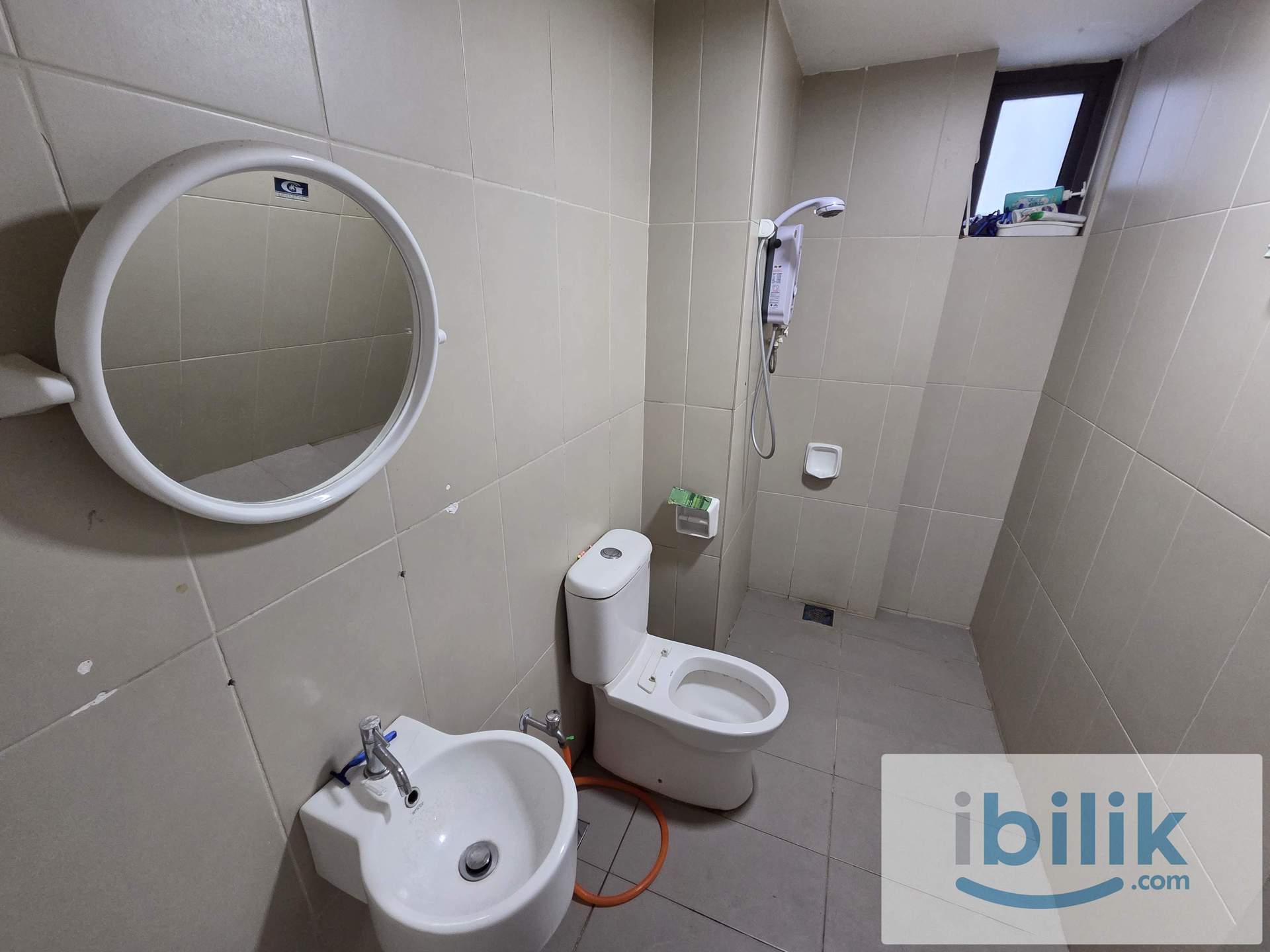 Promenade Aircond furnished Middle Room include utilities shared bathroom - Image 5