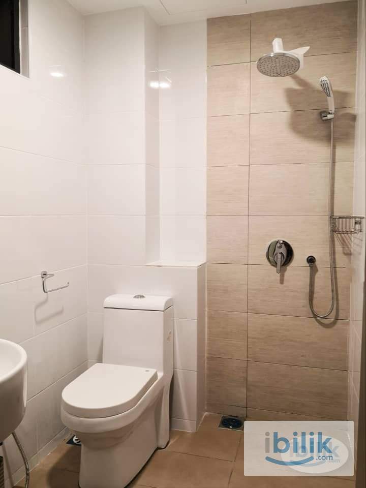 ** Newly refurbished** Middle room attached bathroom @ Skyville8 Condo OKR - Image 2
