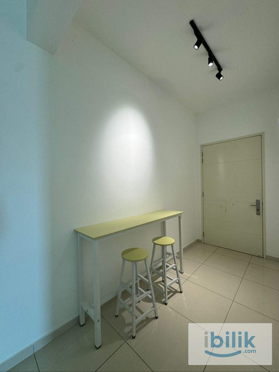 Imperial Residence Sungai Ara Bayan Lepas Middle Room - Image 4