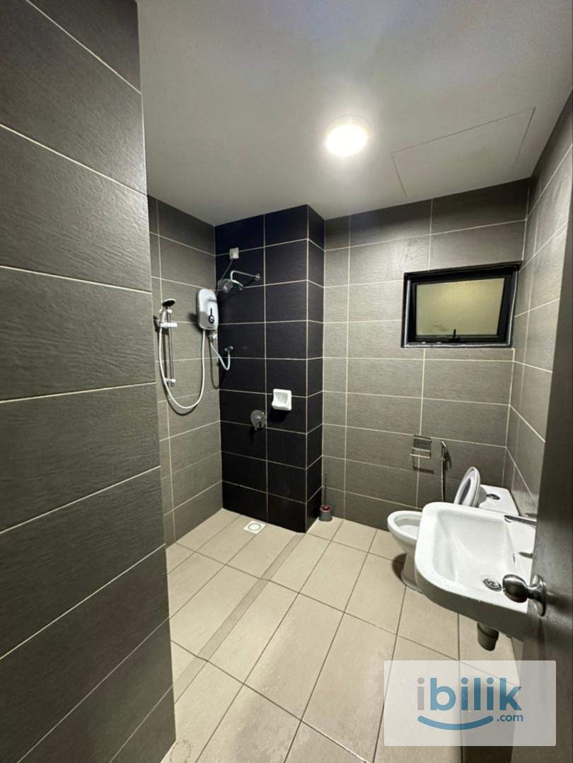 Ready Move In !! The Henge , Medium Room @ Kepong - Image 4