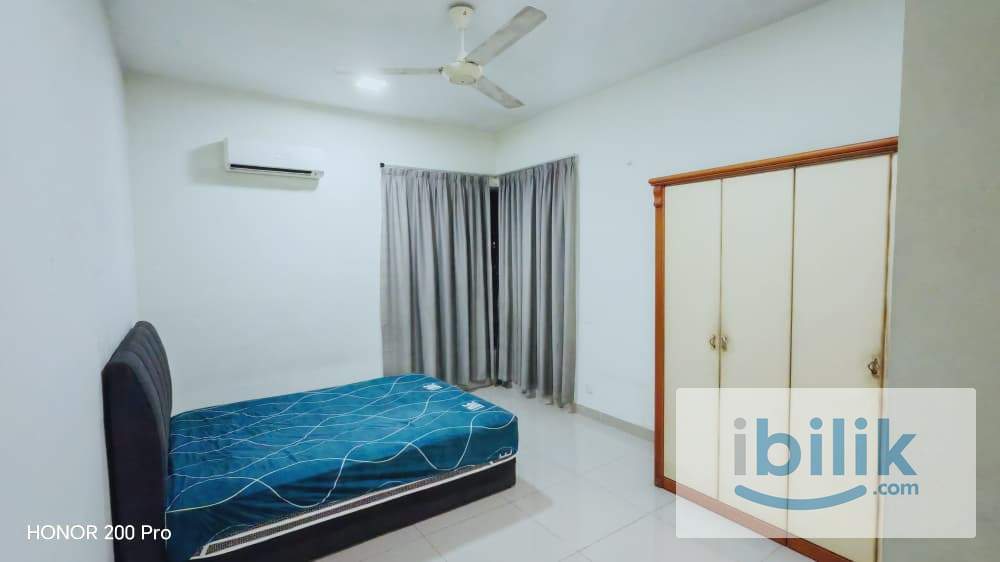 Master Room at Green Terrian, Prima Villa Cheras, Selangor - Image 2
