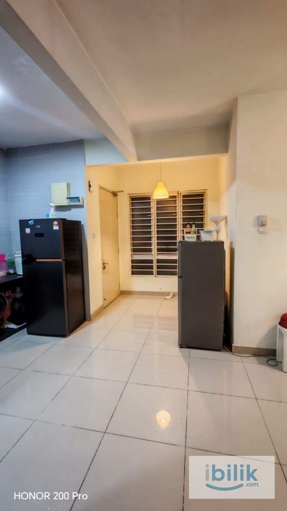 Master Room at Green Terrian, Prima Villa Cheras, Selangor - Image 3