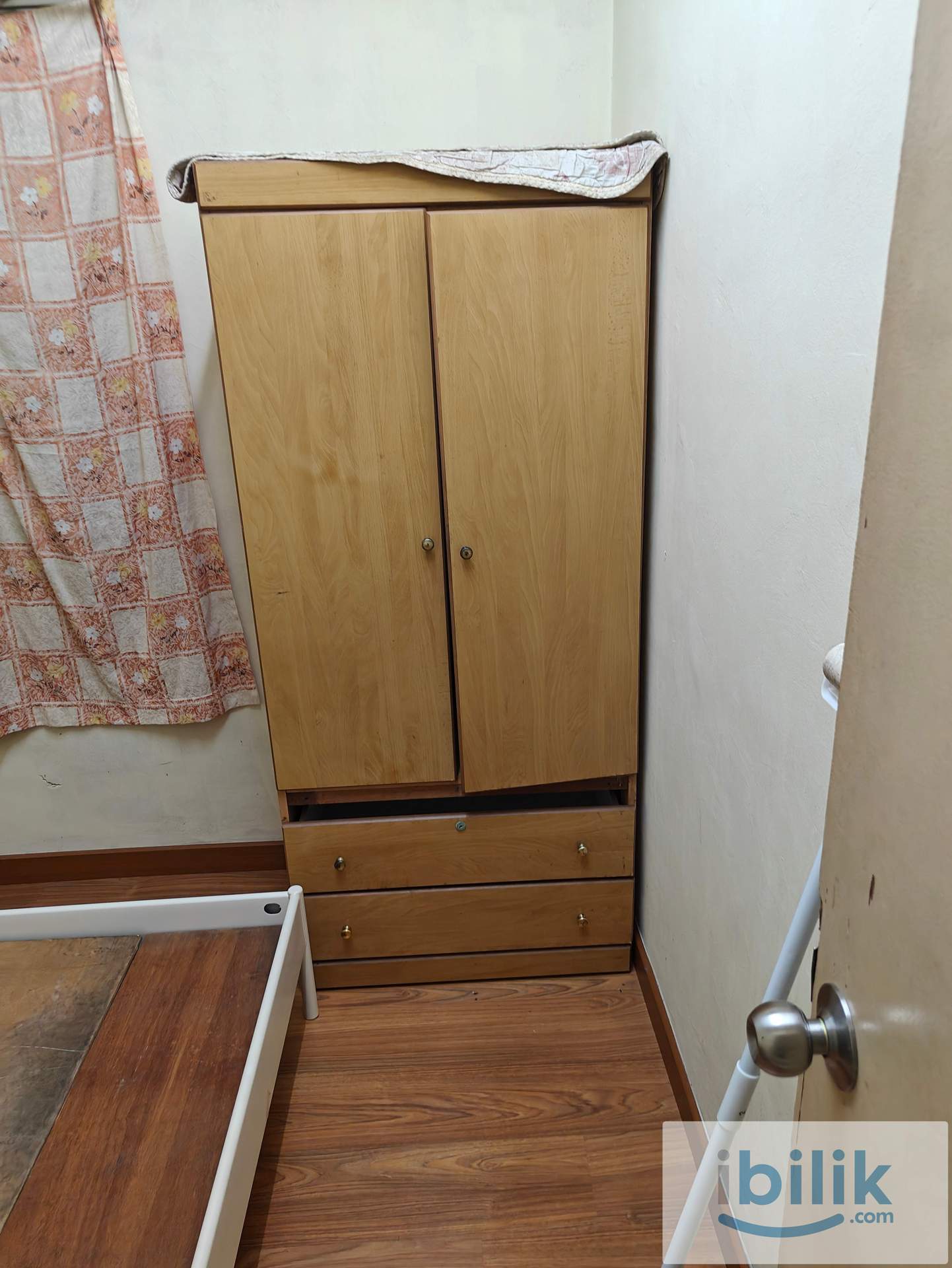 small room - Image 2