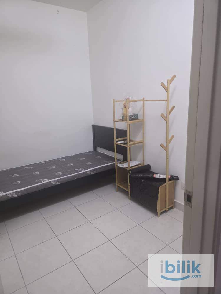 Small Room for Rent - Image 5