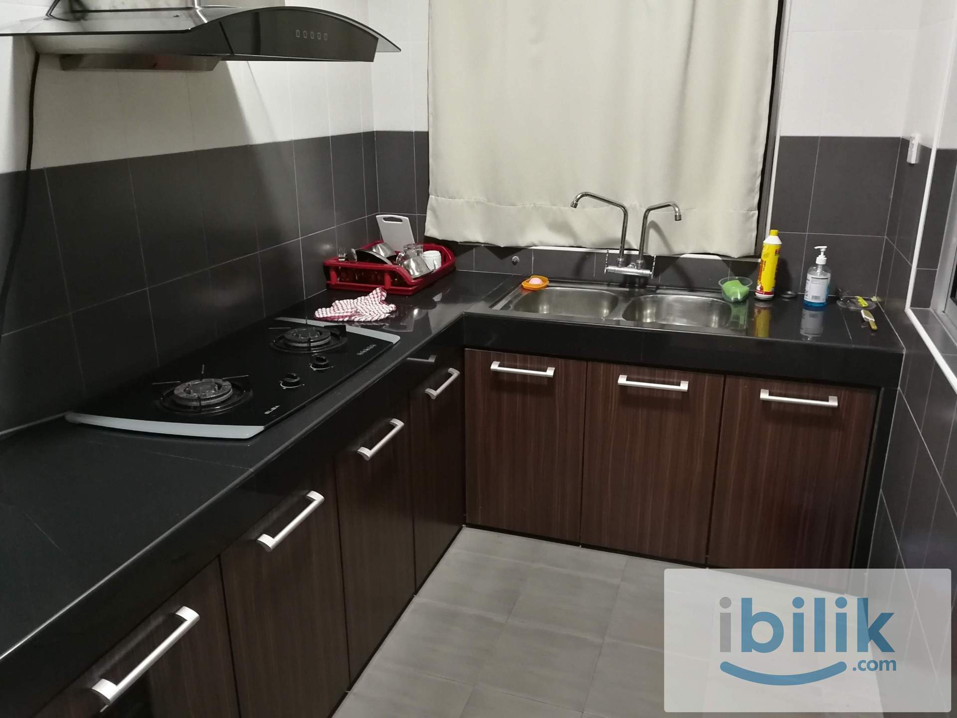 Single room with private toilet at Taman Lembah Impiana - Image 4