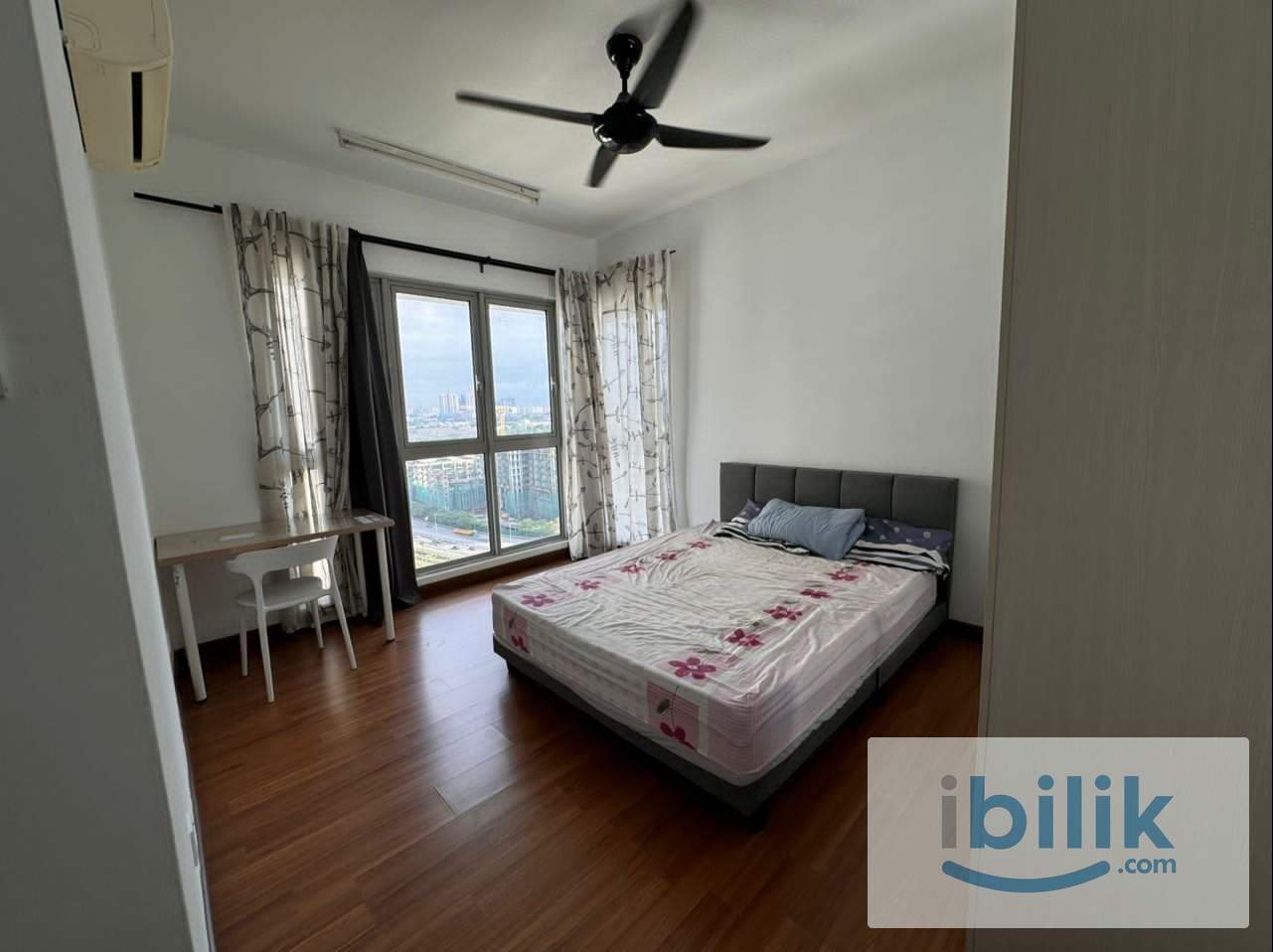 Fully Furnish Master room at Park - Image 2