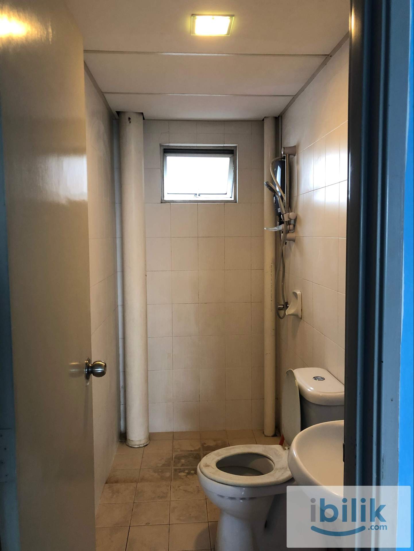 Small Room for Rent - Image 3