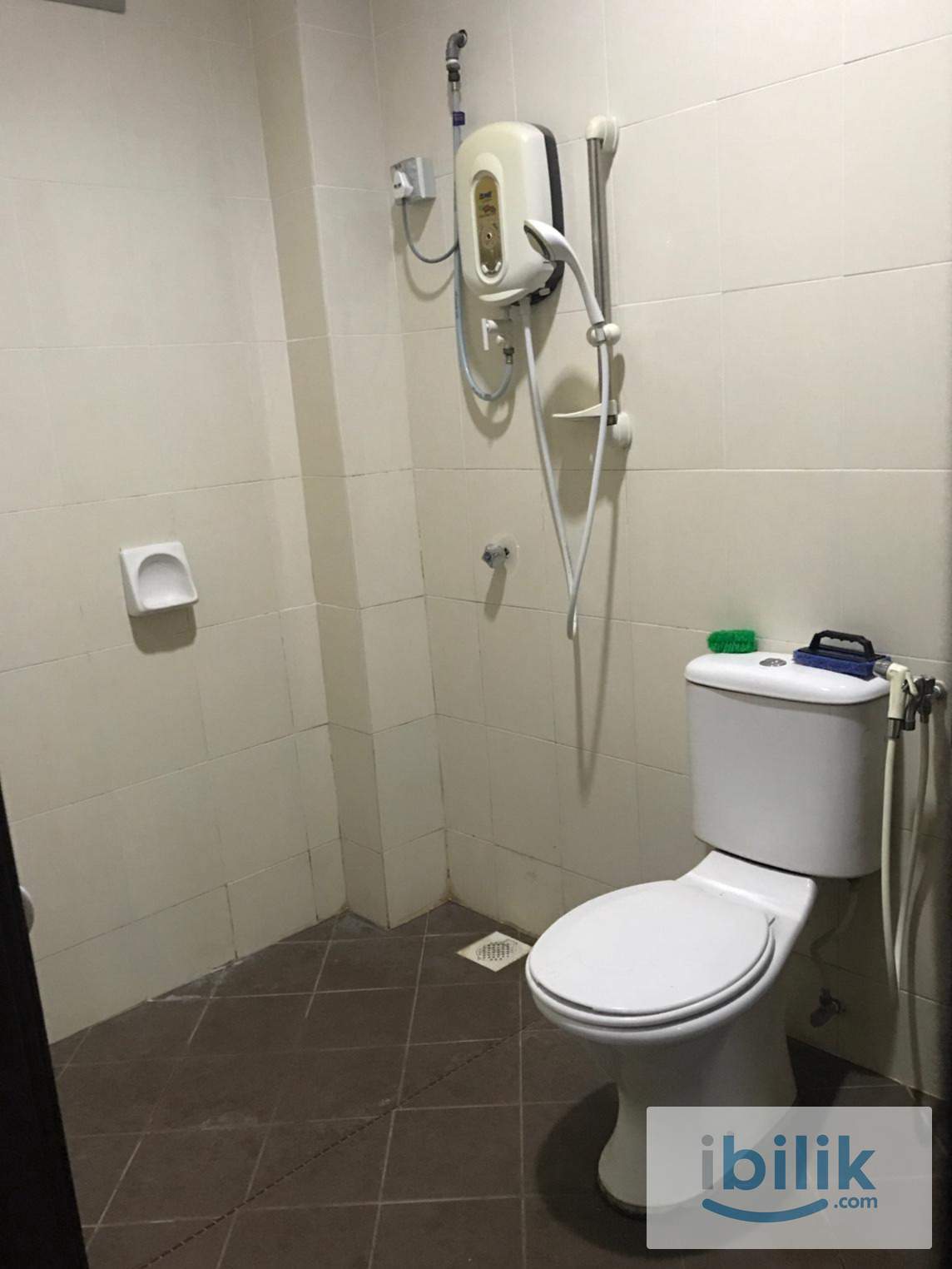 MIDDLE ROOM NEAR GENERAL HOSPITAL BUKIT BARU PANTAI HOSPITAL  - Image 3
