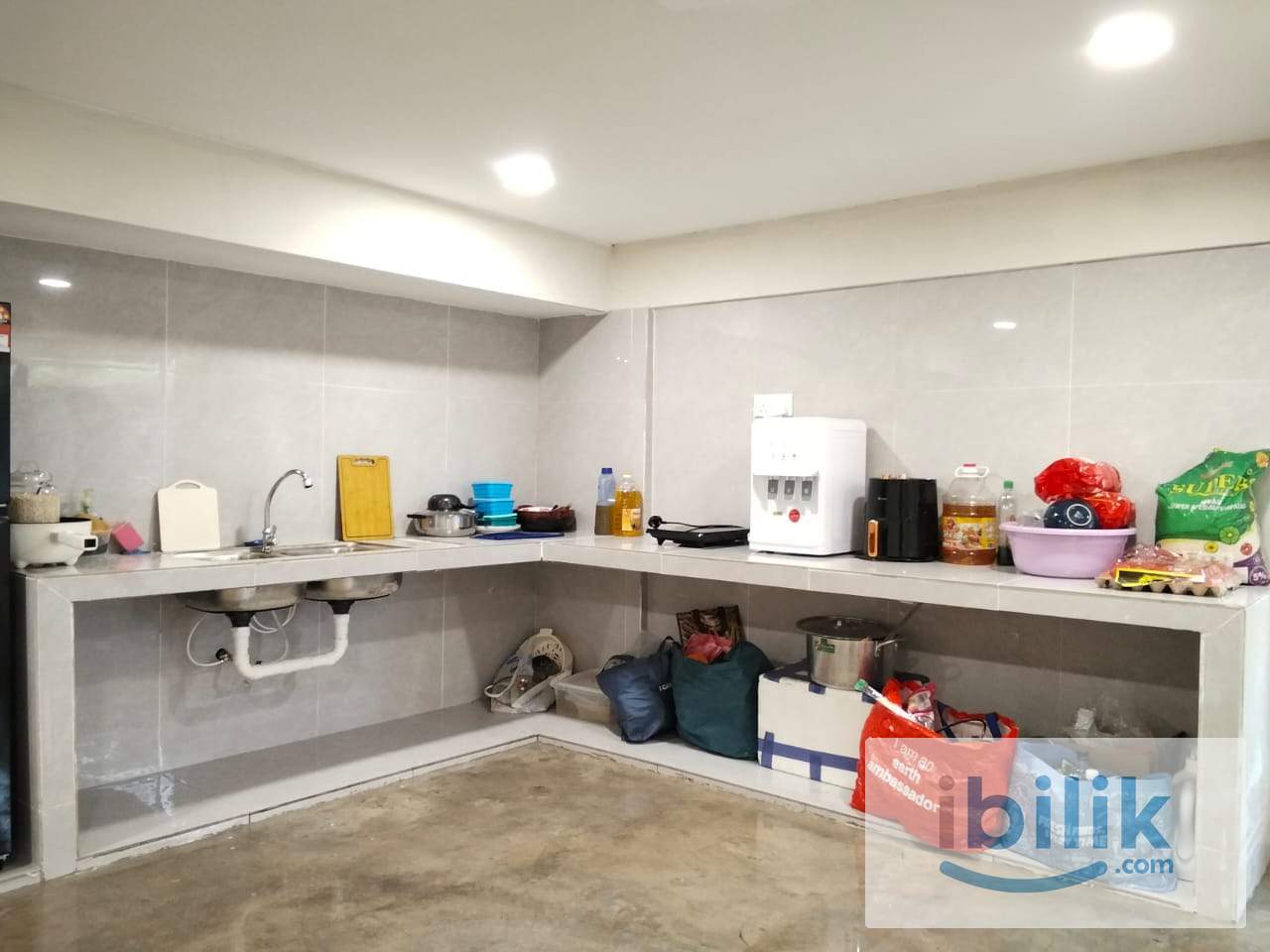 Taman Pelangi Jln Ungu Room For Rent Fully Furnished  - Image 3