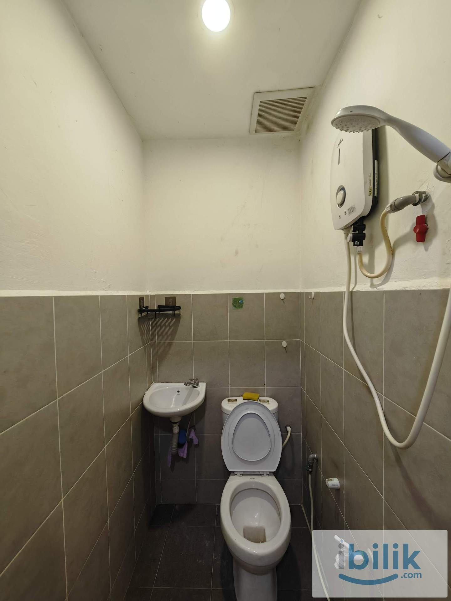 Taman Abad Room For Rent Walking Distance to Ksl Mall , Night Market, Hawker center - Image 4