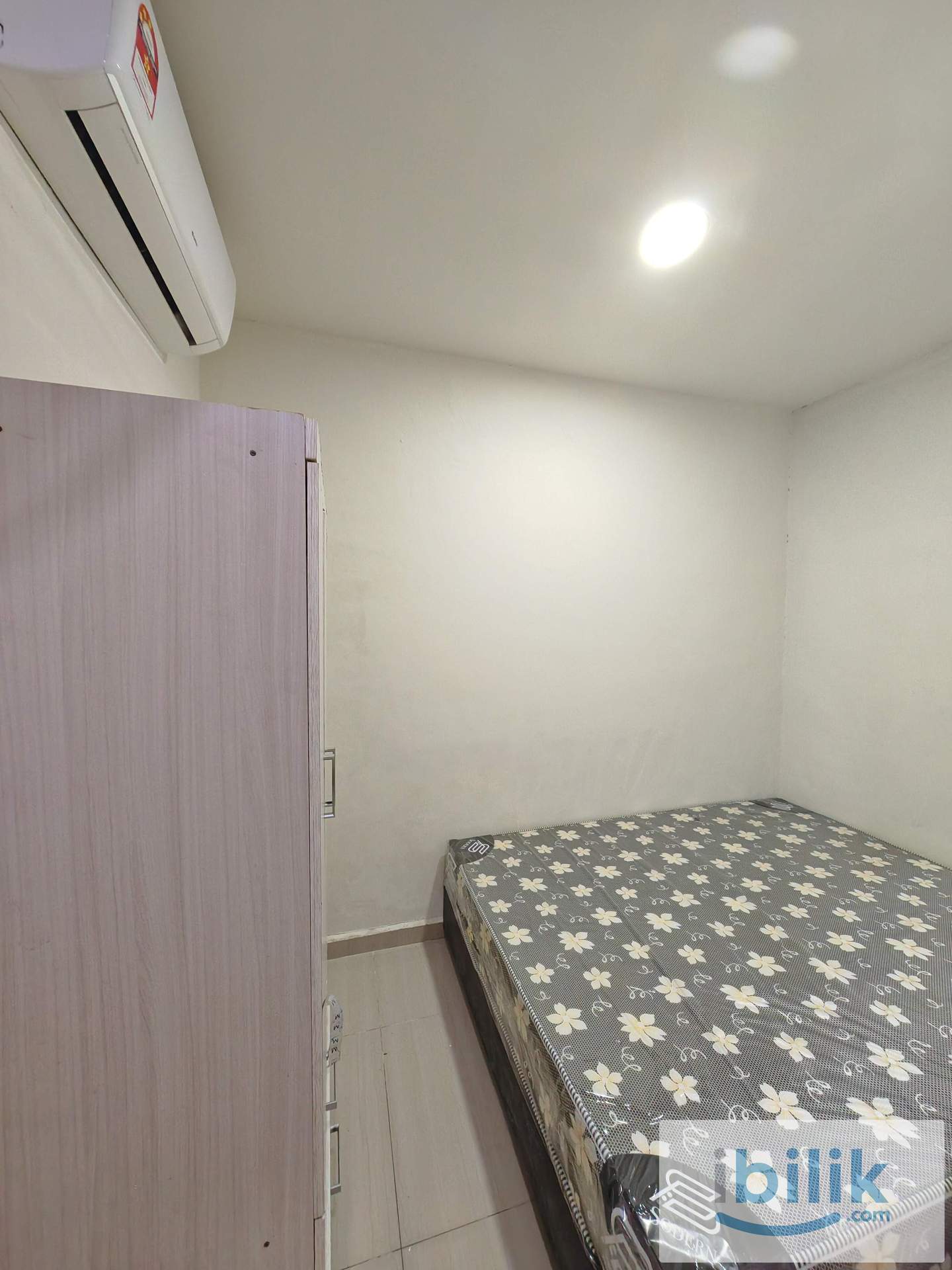 Taman Abad Room For Rent Walking Distance to Ksl Mall , Night Market, Hawker center - Image 1