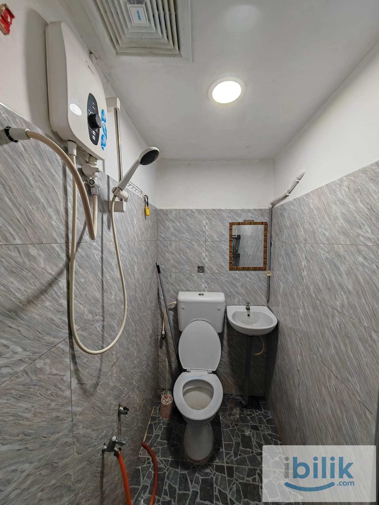 Taman Serene Jalan Bersatu Room For Rent Near CIQ Checkpoint  - Image 2