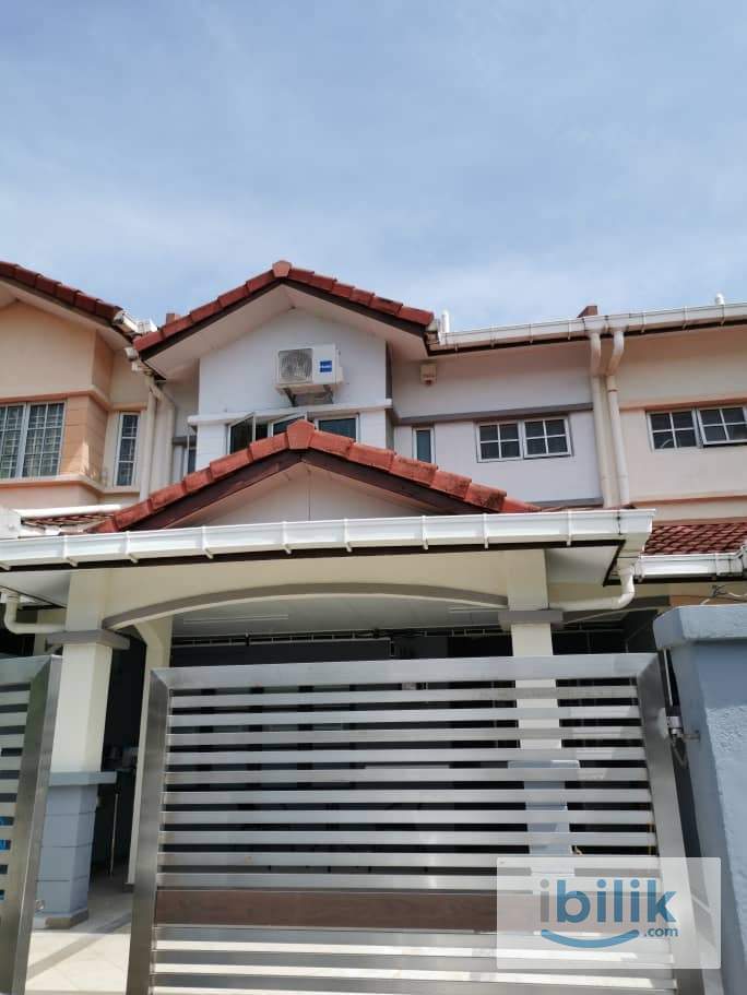 Master Room-Female Unit@Seri Kembangan - Image 1
