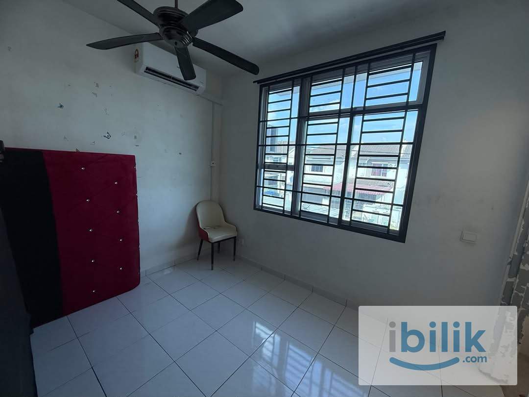 Whole Room for Rent in Gelang Patah - Image 1
