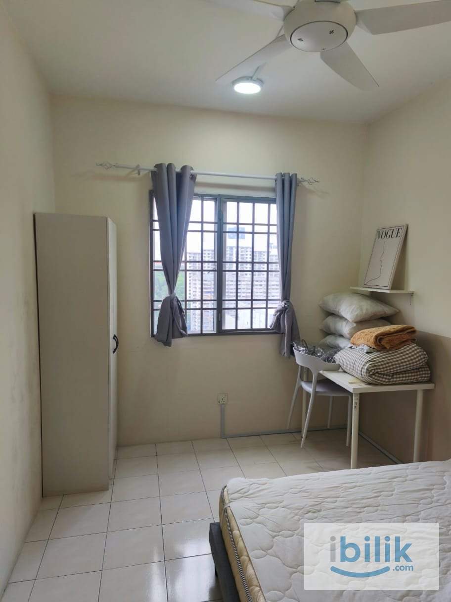 "Include utiltites" Middle Room for rent  - Image 2