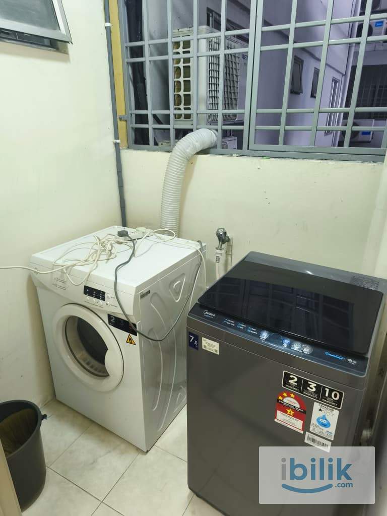 Middle Room for rent Angkasa Connaught - Image 2