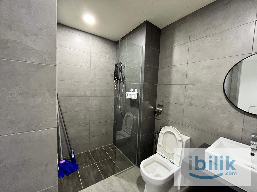 Spacious Master Room | 5 mins to Mont Kiara/Publika | Variety of rooms available  - Image 4