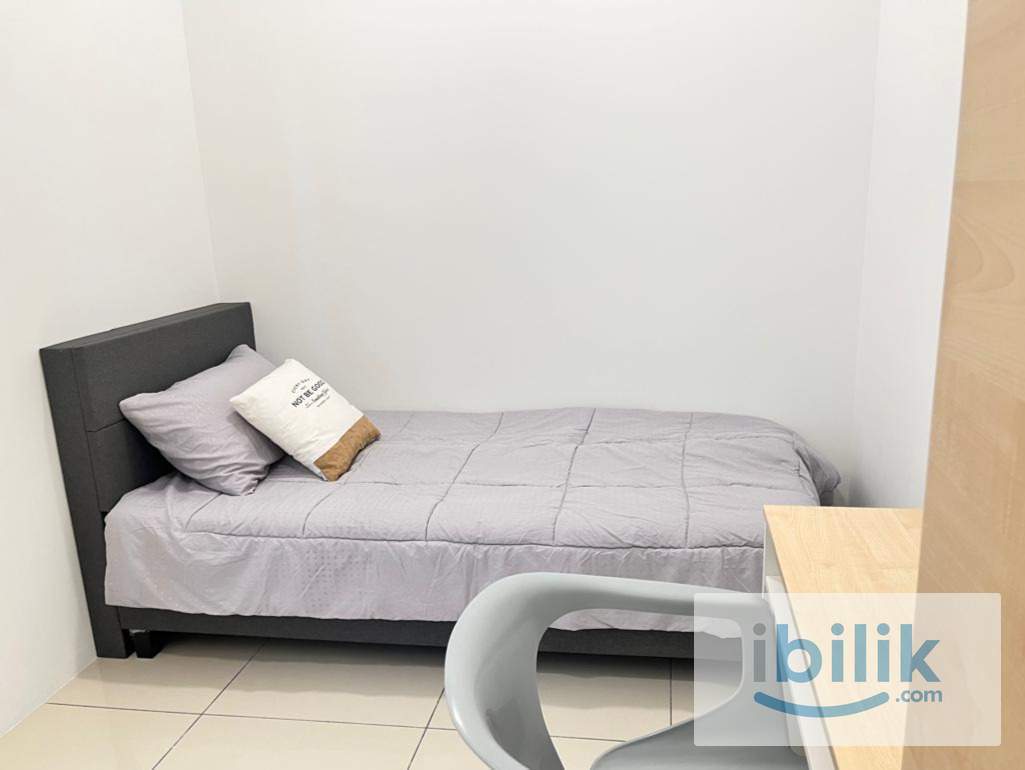 🛋️Clean & Modern Single room Available at Pacific Star, Petaling Jaya - Image 1