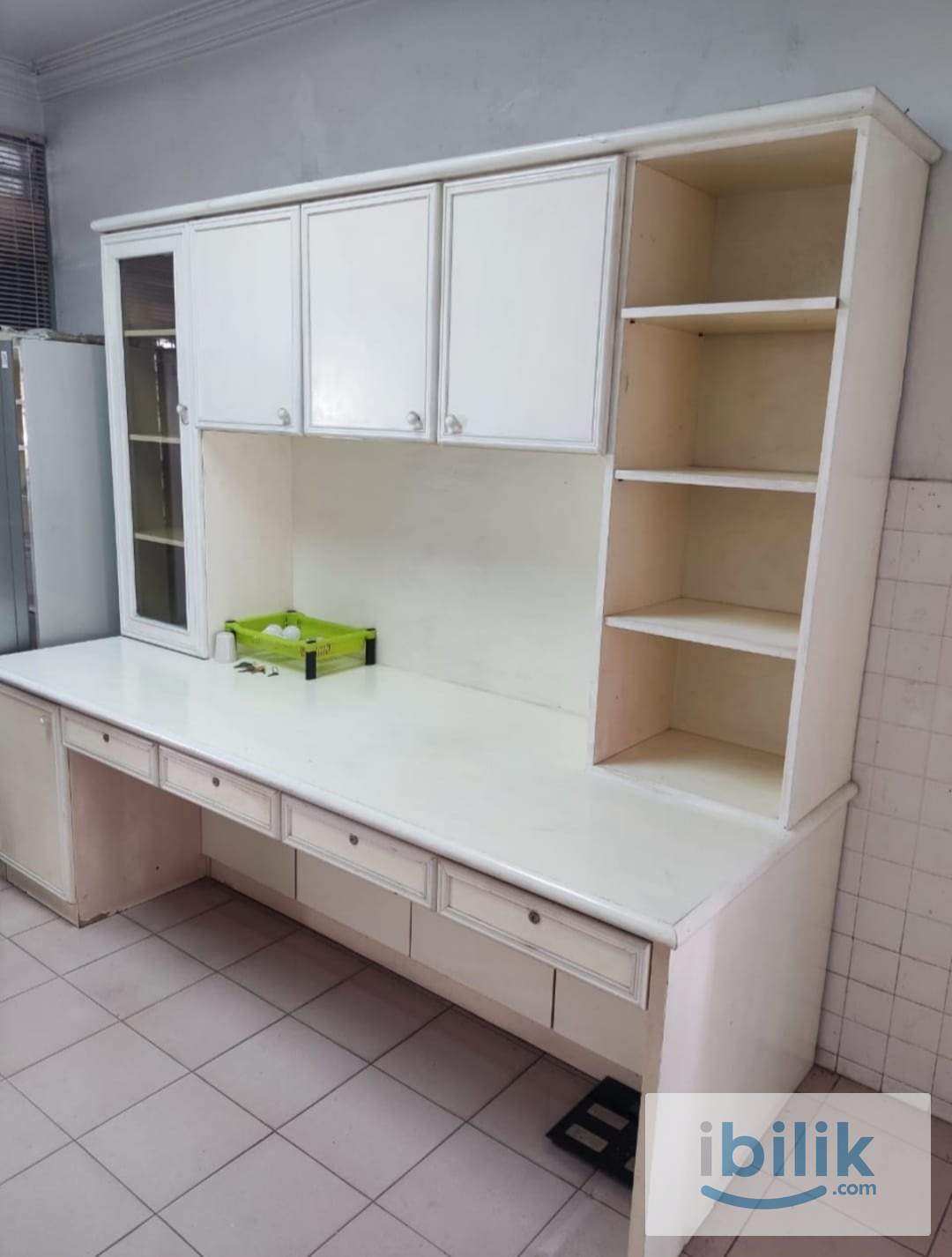 Middle Room - Image 5