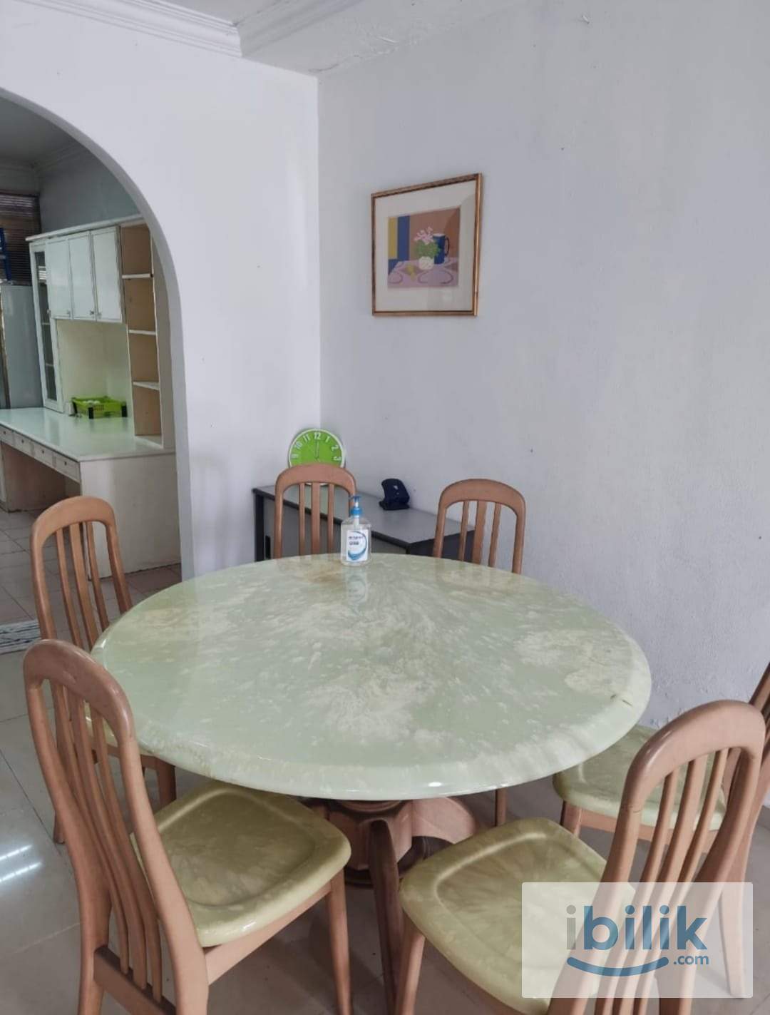Middle Room - Image 6