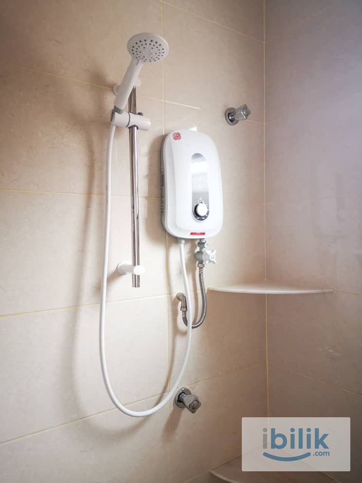 Master Room with Attached Bathroom near Connaught MRT, UCSI - Image 4