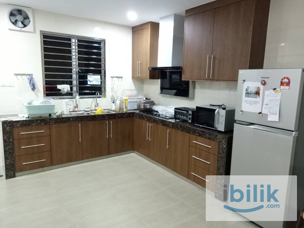 Master Room with Attached Bathroom near Connaught MRT, UCSI - Image 5
