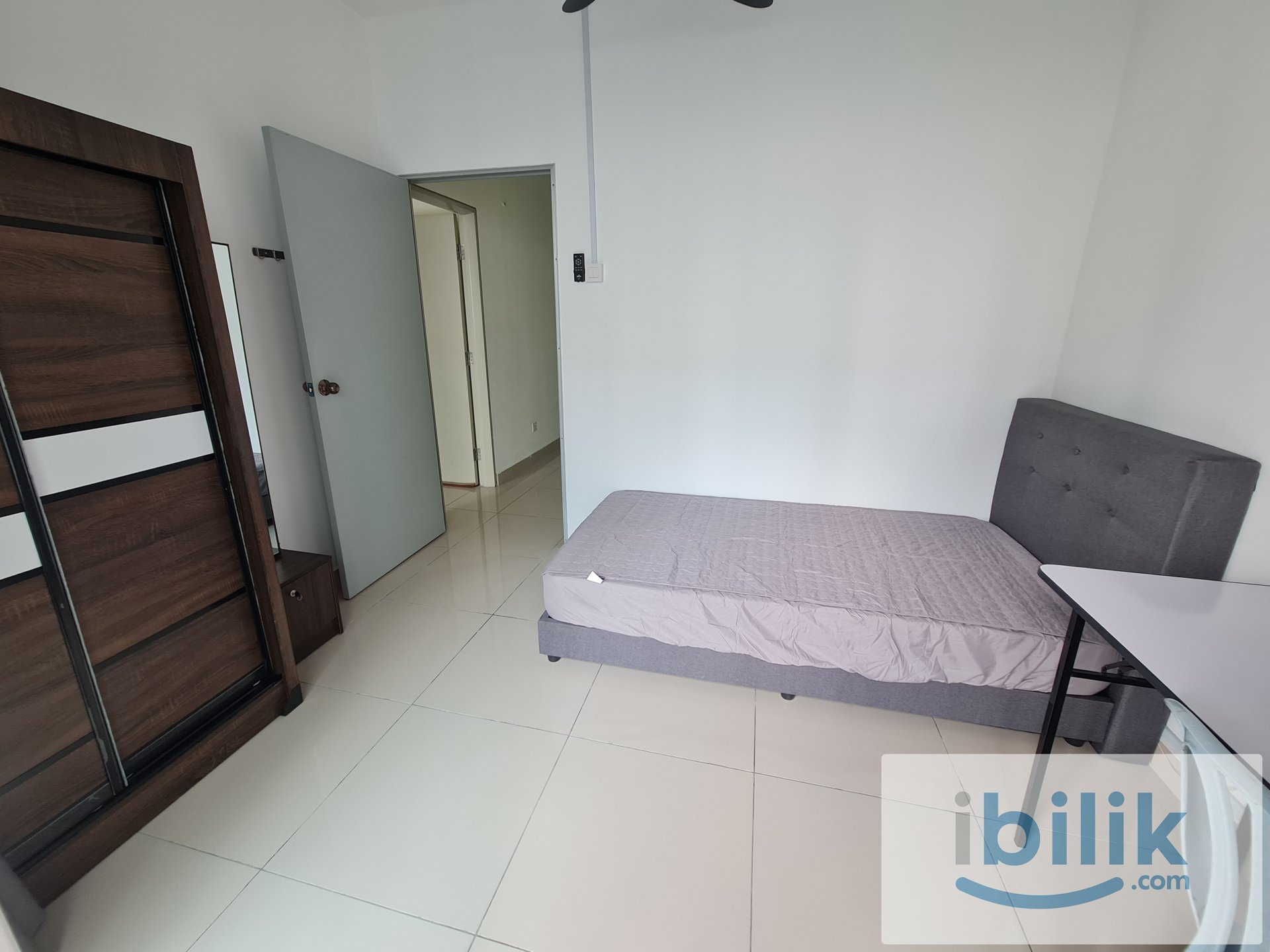 BALCONY MEDIUM BEDROOM. AVAILABLE NOW - Image 2