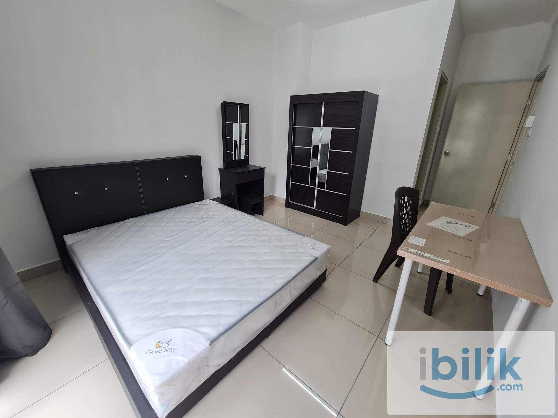 FEMALE UNIT, BRAND NEW MASTER BEDROOM. AVAILABLE NOW  - Image 2