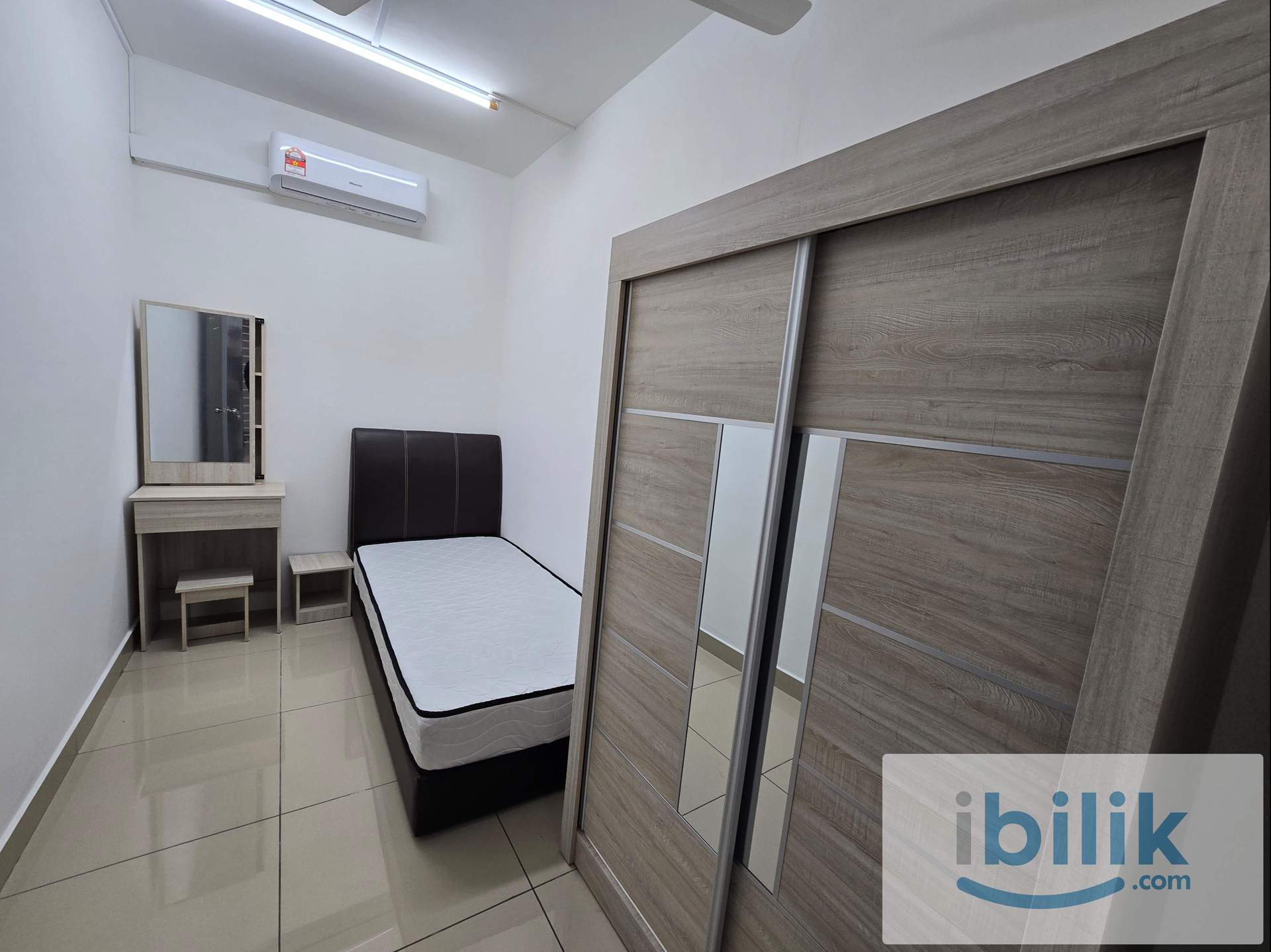 SINGLE BEDROOMS, AVAILABLE NOW  - Image 1