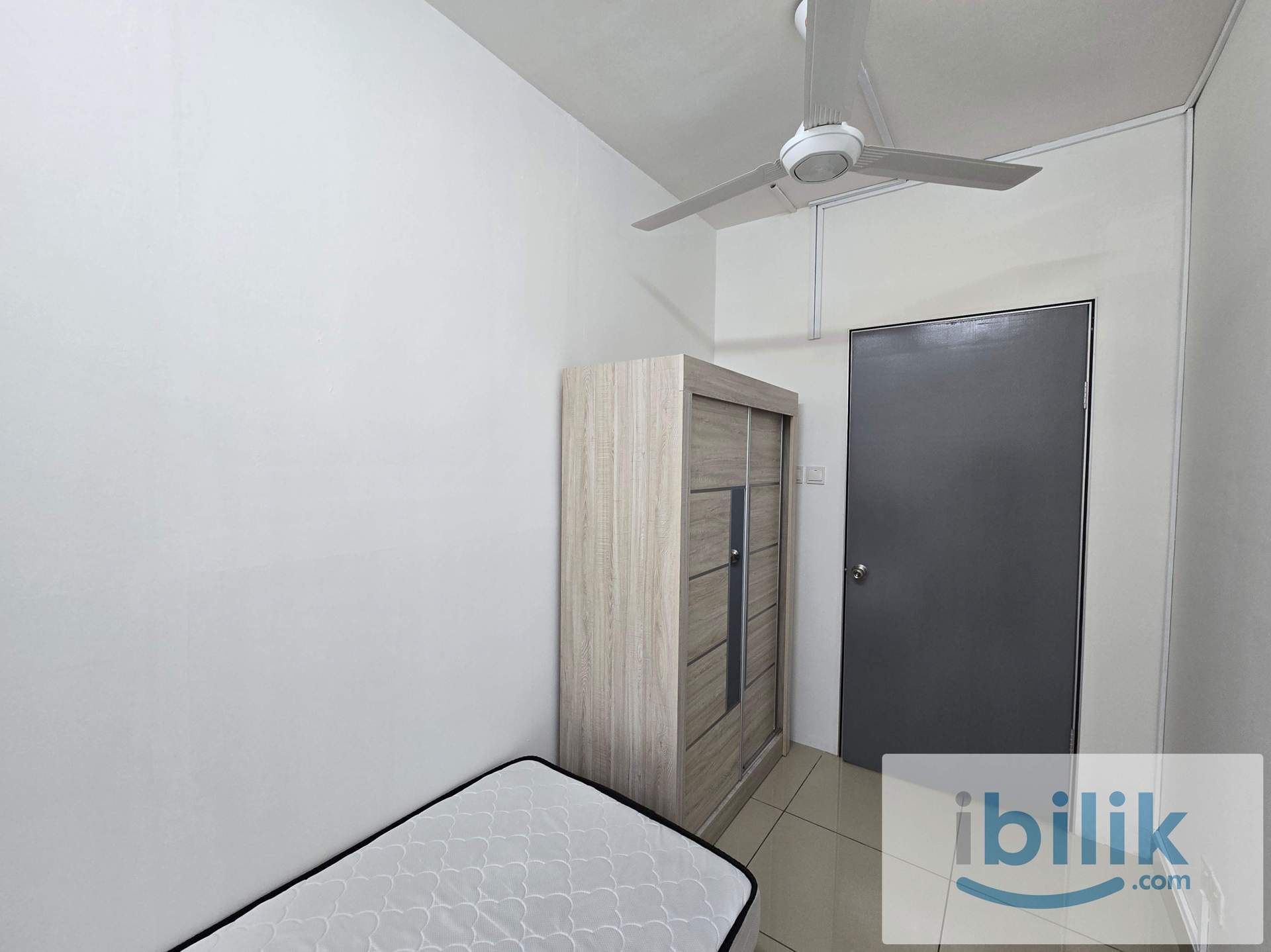 SINGLE BEDROOMS, AVAILABLE NOW  - Image 2