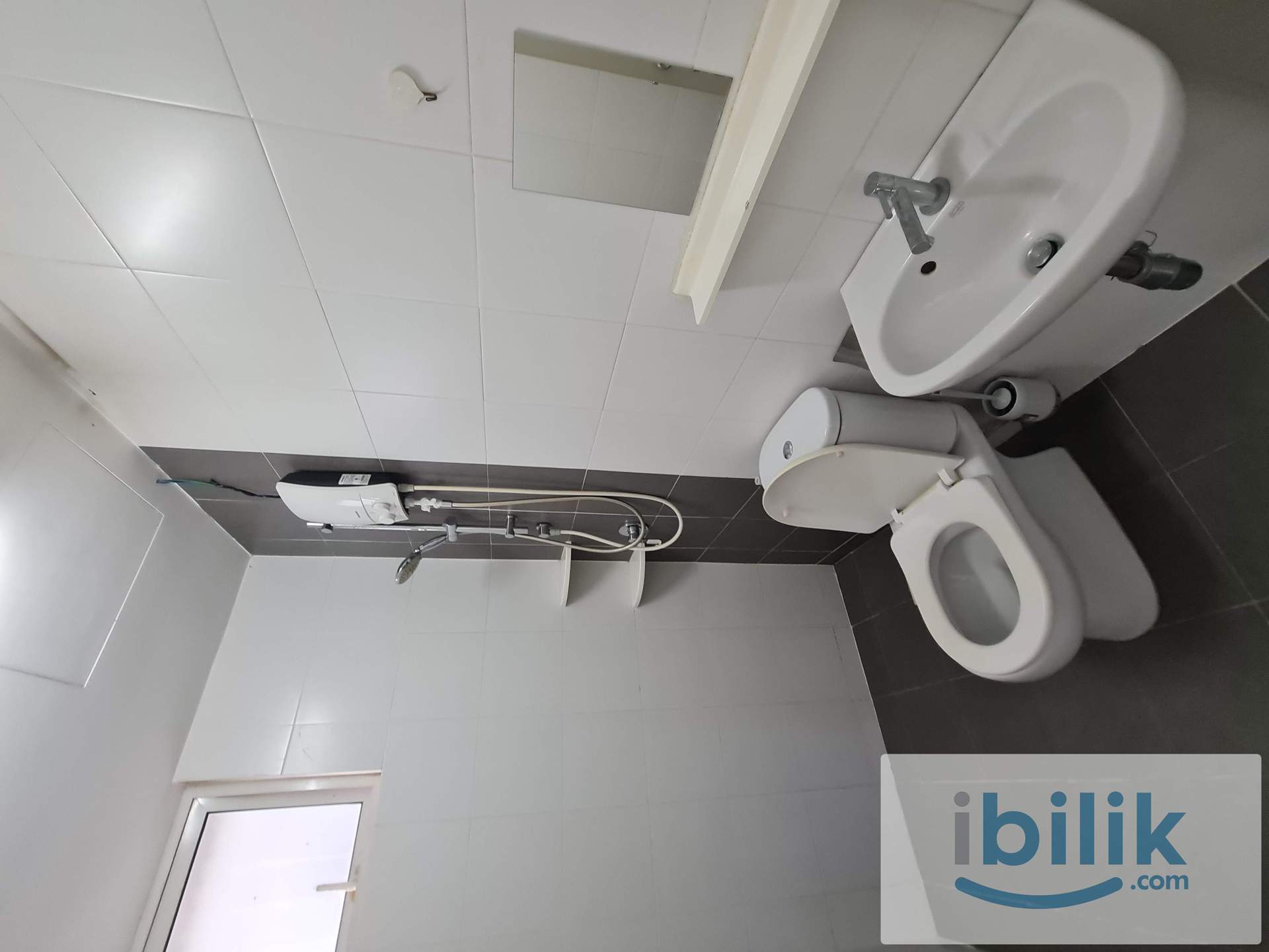 ALL MALE UNIT , MASTER BEDROOM. AVAILABLE NOW - Image 5