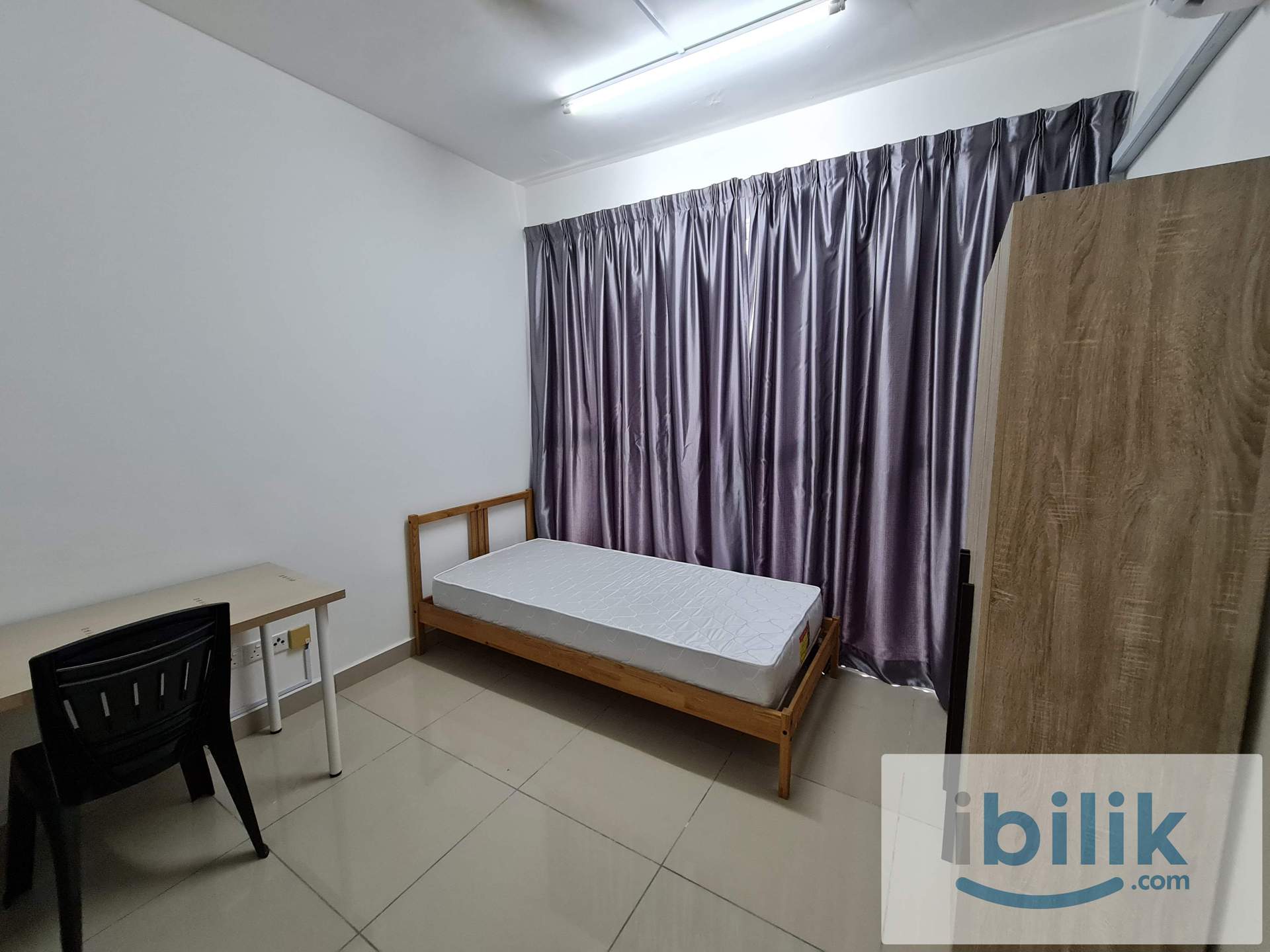 FEMALE UNIT, Big Window medium bedroom. Available now - Image 1
