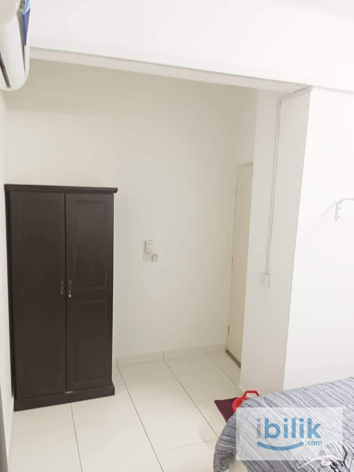 ELIT CONDO BAYAN BARU AREA MEDIUM ROOM FOR RENT. - Image 3