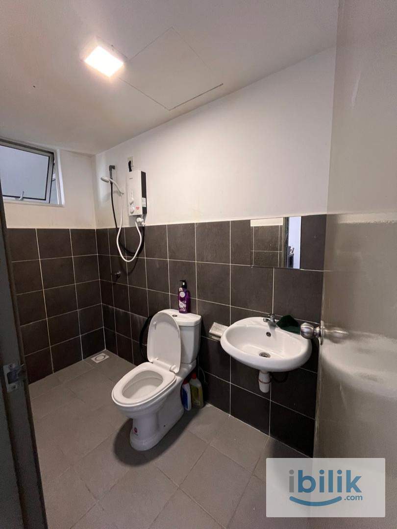 Fully Furnished Room 5 minutes walk to MRT 2 Wifi - Image 4
